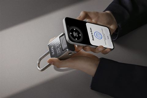 Med början i ett uppgraderat S50 NFC-hänglås av klass 3 ger serien förbättrad mekanisk robusthet samtidigt som den gör det möjligt för infrastrukturoperatörer att övervaka om låsen är öppna eller stängda, vilket ökar säkerheten och förbättrar den operativa effektiviteten, menar bolaget. Med början i ett uppgraderat S50 NFC-hänglås av klass 3 ger serien förbättrad mekanisk robusthet samtidigt som den gör det möjligt för infrastrukturoperatörer att övervaka om låsen är öppna eller stängda, vilket ökar säkerheten och förbättrar den operativa effektiviteten, menar bolaget.