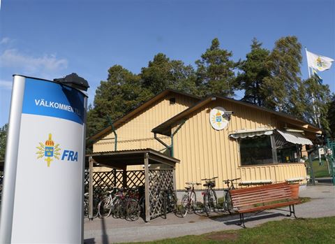 Övergången träder i kraft den 1 juli 2026 och innebär att verksamheten flyttas i sin helhet till FRA:s organisation Övergången träder i kraft den 1 juli 2026 och innebär att verksamheten flyttas i sin helhet till FRA:s organisation