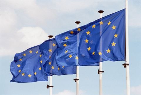 För att göra användare mindre låsta till enskilda techbolag ska EU även satsa på teknik baserad på öppen källkod. För att göra användare mindre låsta till enskilda techbolag ska EU även satsa på teknik baserad på öppen källkod.