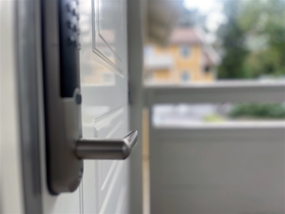 Under semestern står många bostäder tomma under längre perioder vilket gör de till attraktiva mål för inbrottstjuvar. Under semestern står många bostäder tomma under längre perioder vilket gör de till attraktiva mål för inbrottstjuvar.